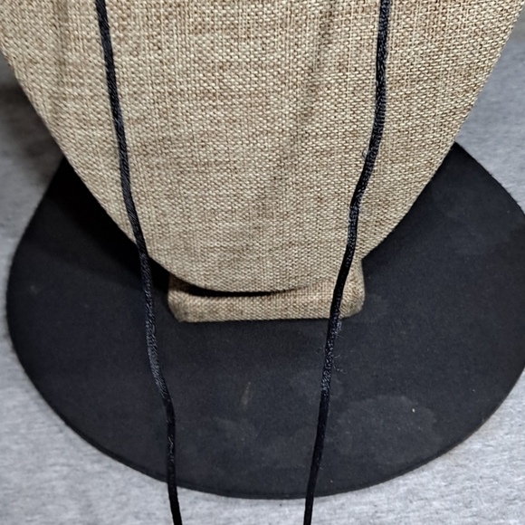 Lovely  Yin Yang Chinese Necklace - Picture 4 of 4